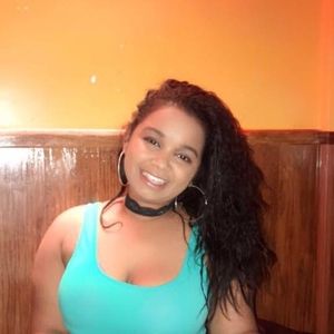 Meet your Posher, Roxanne